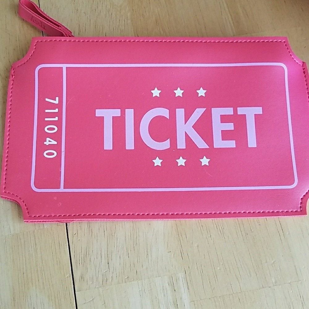 Ipsy makeup bag NWOT